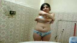 Madiha Khan Desi Bathroom Sex Porn 11